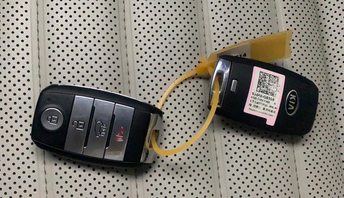 2020 KIA SELTOS GTX PLUS AT 1.5 DIESEL, Diesel, Automatic, 1,01,607 km, Key Close Up