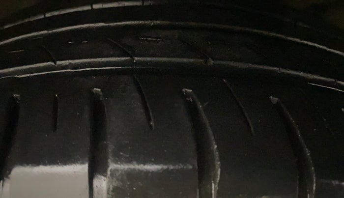 2020 KIA SELTOS GTX PLUS AT 1.5 DIESEL, Diesel, Automatic, 1,01,607 km, Right Front Tyre Tread