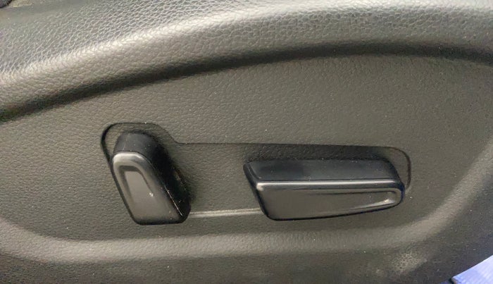 2020 KIA SELTOS GTX PLUS AT 1.5 DIESEL, Diesel, Automatic, 1,01,607 km, Driver Side Adjustment Panel