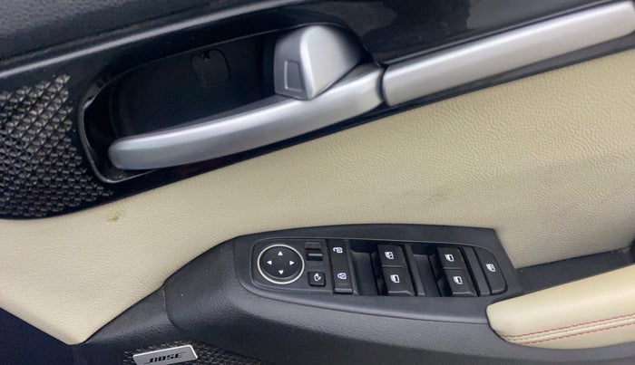 2020 KIA SELTOS GTX PLUS AT 1.5 DIESEL, Diesel, Automatic, 1,01,607 km, Driver Side Door Panels Control