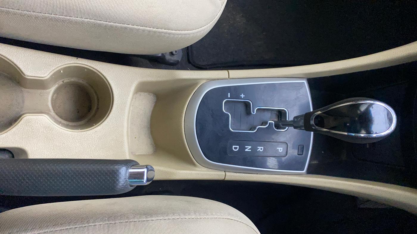 2013 Hyundai Verna FLUIDIC VTVT 1.6 EX AT, Petrol, Automatic, 92,859 km, Gear Lever