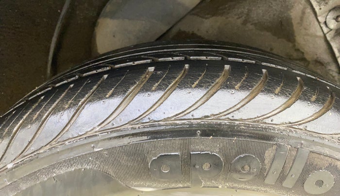 2013 Hyundai i20 SPORTZ 1.4 CRDI, Diesel, Manual, 45,317 km, Left Rear Tyre Tread