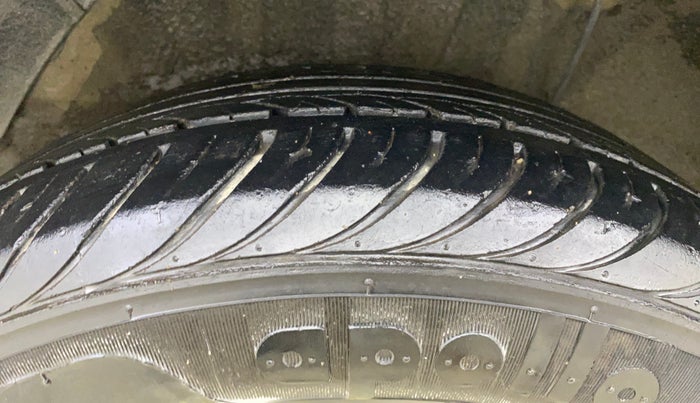 2013 Hyundai i20 SPORTZ 1.4 CRDI, Diesel, Manual, 45,317 km, Right Rear Tyre Tread