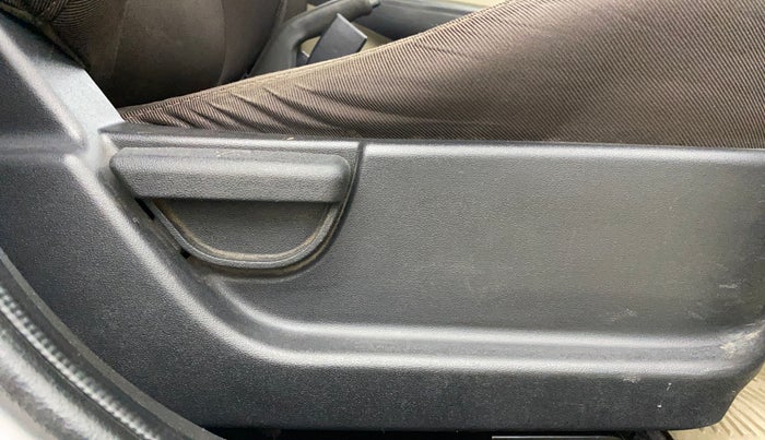 2013 Hyundai i20 SPORTZ 1.4 CRDI, Diesel, Manual, 45,317 km, Driver Side Adjustment Panel