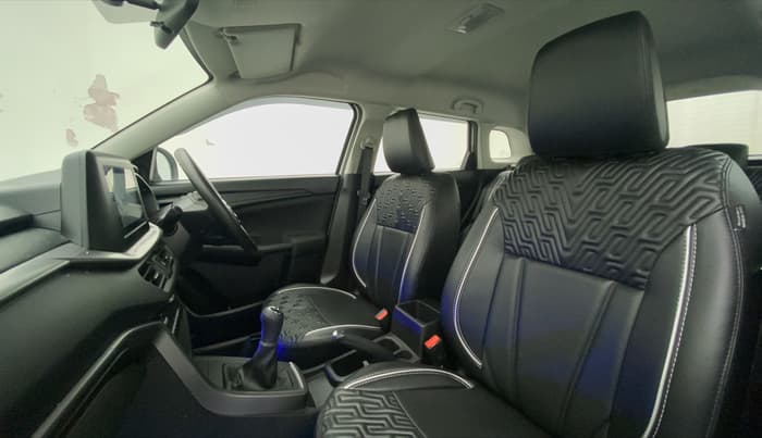 2022 Maruti BREZZA VXI SMART HYBRID, Petrol, Manual, 1,942 km, Right Side Front Door Cabin