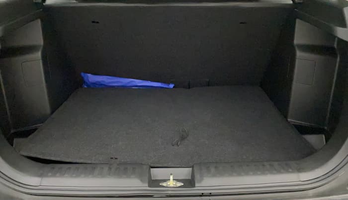 2022 Maruti BREZZA VXI SMART HYBRID, Petrol, Manual, 1,942 km, Boot Inside