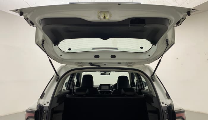 2022 Maruti BREZZA VXI SMART HYBRID, Petrol, Manual, 1,942 km, Boot Door Open
