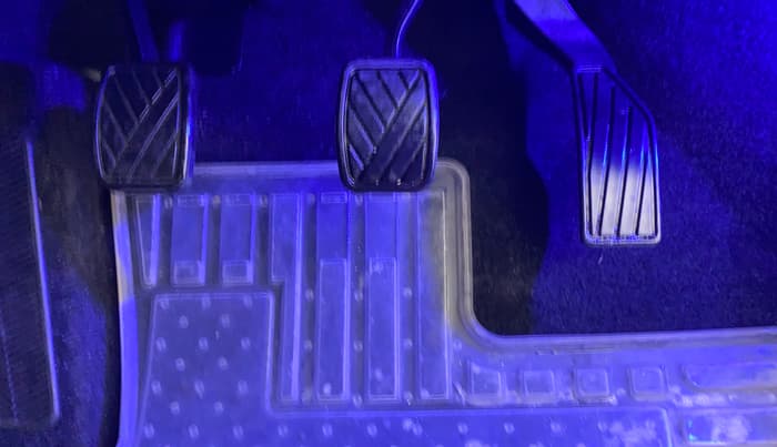 2022 Maruti BREZZA VXI SMART HYBRID, Petrol, Manual, 1,942 km, Pedals