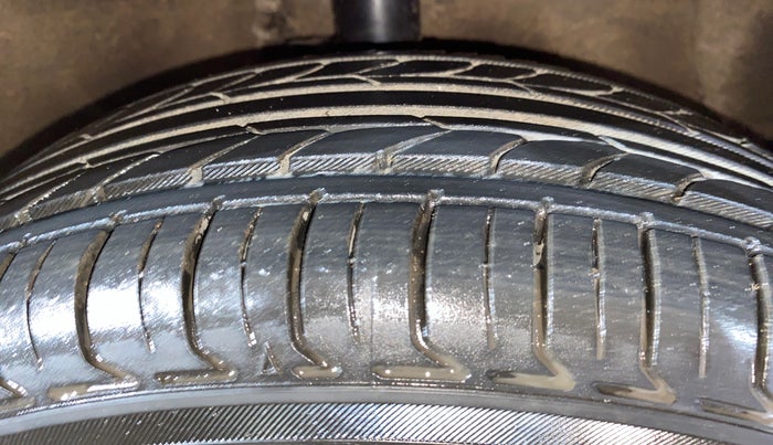 2019 Hyundai Grand i10 SPORTZ 1.2 KAPPA VTVT, Petrol, Manual, 1,05,601 km, Right Front Tyre Tread