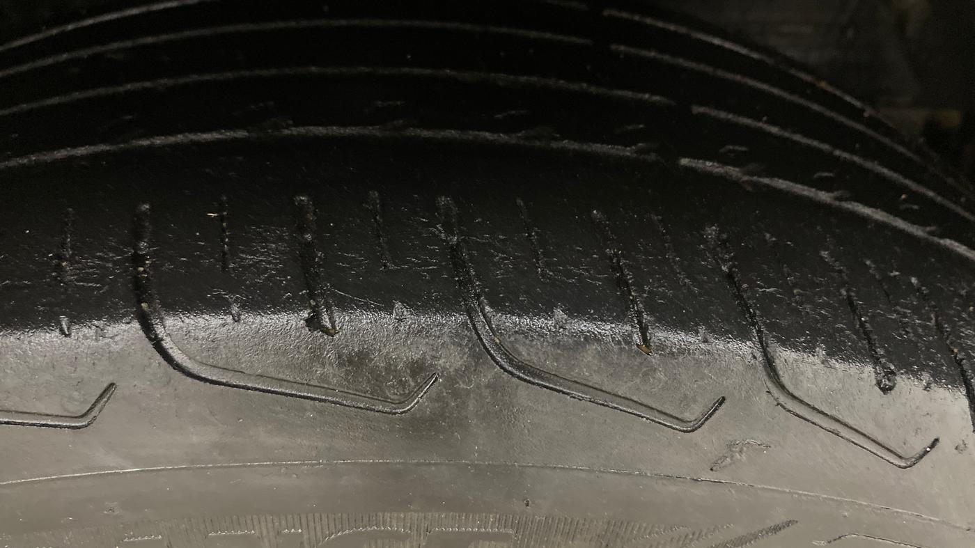 2023 Maruti FRONX ZETA 1.0L TURBO 6 AT, Petrol, Automatic, 48,100 km, Right Front Tyre Tread