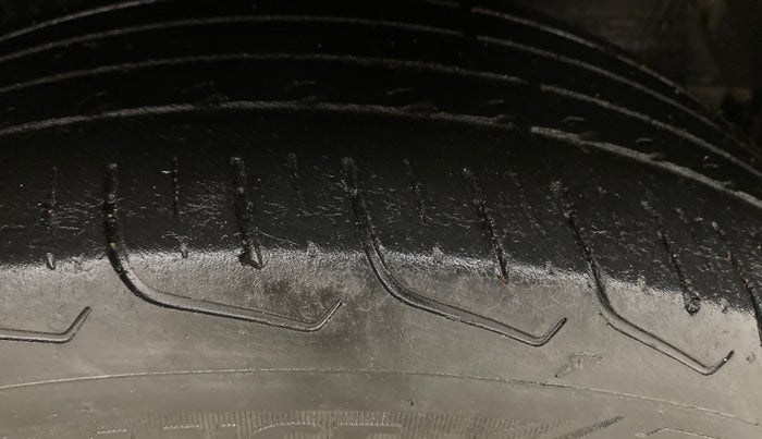 2023 Maruti FRONX ZETA 1.0L TURBO 6 AT, Petrol, Automatic, 48,100 km, Right Front Tyre Tread