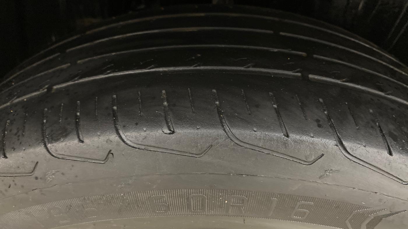2023 Maruti FRONX ZETA 1.0L TURBO 6 AT, Petrol, Automatic, 48,100 km, Right Rear Tyre Tread