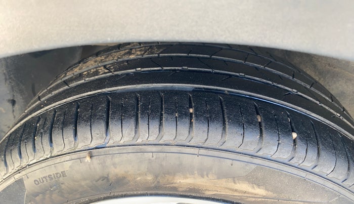 2019 Tata NEXON XZ PLUS PETROL DUAL TONE, Petrol, Manual, 1,15,251 km, Right Rear Tyre Tread