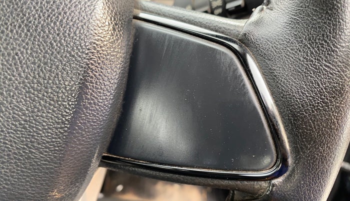 2022 Mahindra XUV700 AX 5 P MT 5 STR, Petrol, Manual, 69,318 km, Adaptive Cruise Control