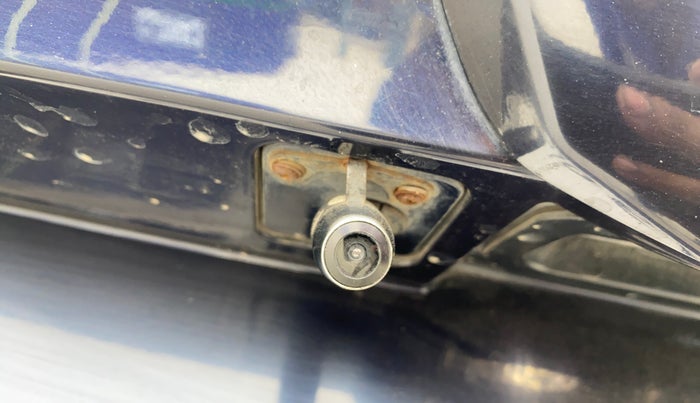 2022 Mahindra XUV700 AX 5 P MT 5 STR, Petrol, Manual, 69,318 km, Parking Camera