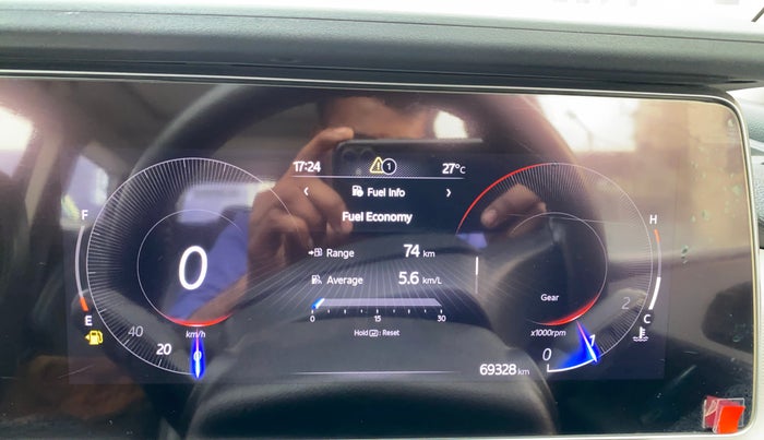 2022 Mahindra XUV700 AX 5 P MT 5 STR, Petrol, Manual, 69,318 km, Odometer Image