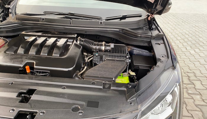 2022 Mahindra XUV700 AX 5 P MT 5 STR, Petrol, Manual, 69,318 km, Engine View - Left