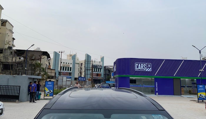 2022 Mahindra XUV700 AX 5 P MT 5 STR, Petrol, Manual, 69,318 km, Moonroof/ Sunroof