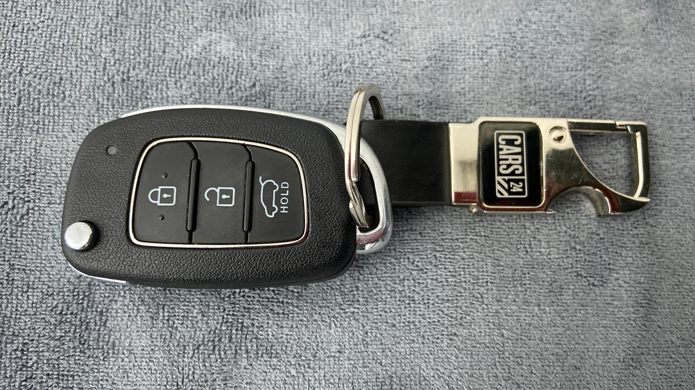 2021 Hyundai VENUE S MT 1.2 KAPPA, Petrol, Manual, 13,410 km, Key Close Up