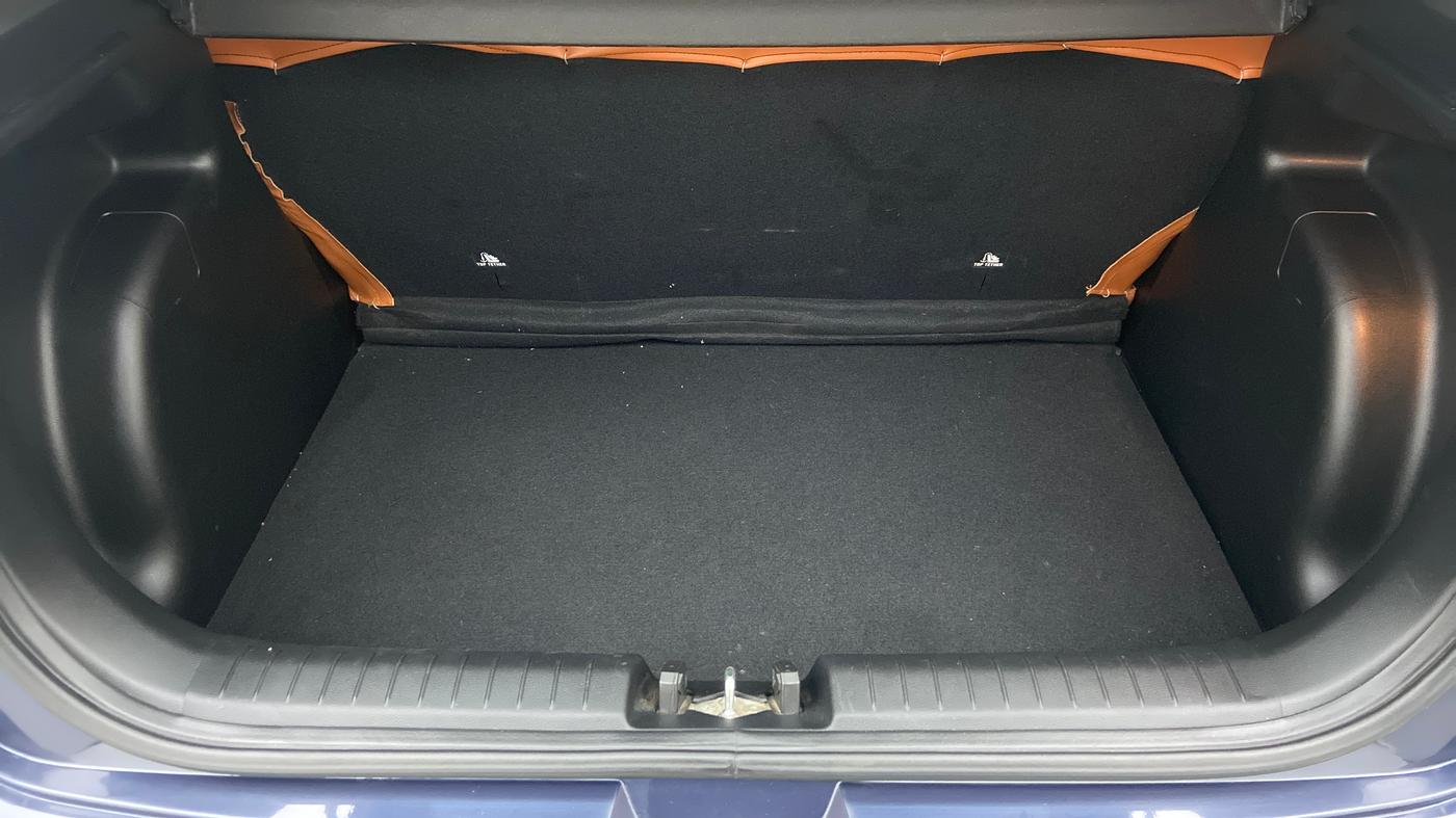 2021 Hyundai VENUE S MT 1.2 KAPPA, Petrol, Manual, 13,410 km, Boot Inside