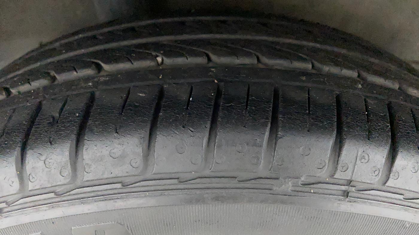 2017 Honda Jazz 1.2 V MT, Petrol, Manual, 15,086 km, Right Rear Tyre Tread