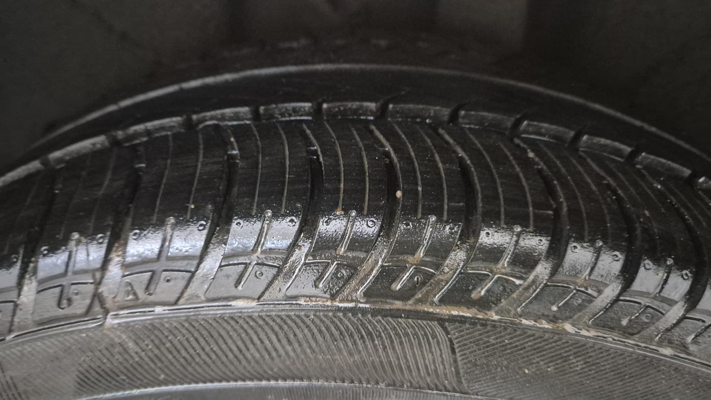 2017 Skoda Octavia STYLE PLUS AT 1.8 TSI, Petrol, Automatic, 86,771 km, Left Rear Tyre Tread