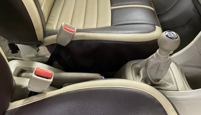 2016 Maruti Ertiga VXI, Petrol, Manual, 47,413 km, Gear Lever