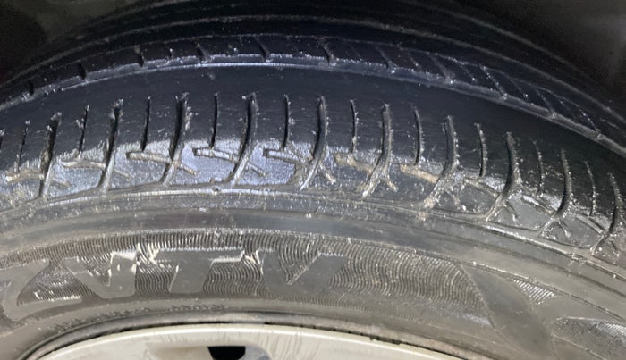 2016 Maruti Ertiga VXI, Petrol, Manual, 47,413 km, Right Rear Tyre Tread