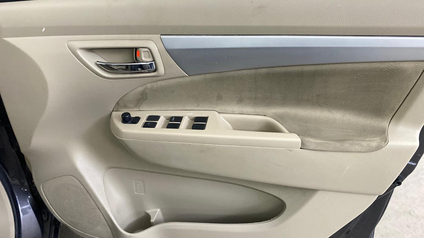 2016 Maruti Ertiga VXI, Petrol, Manual, 47,413 km, Driver Side Door Panels Control