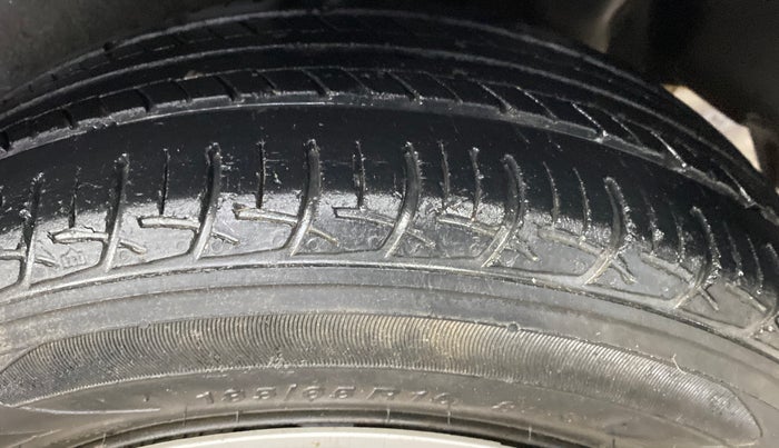 2016 Maruti Ertiga VXI, Petrol, Manual, 47,413 km, Left Rear Tyre Tread