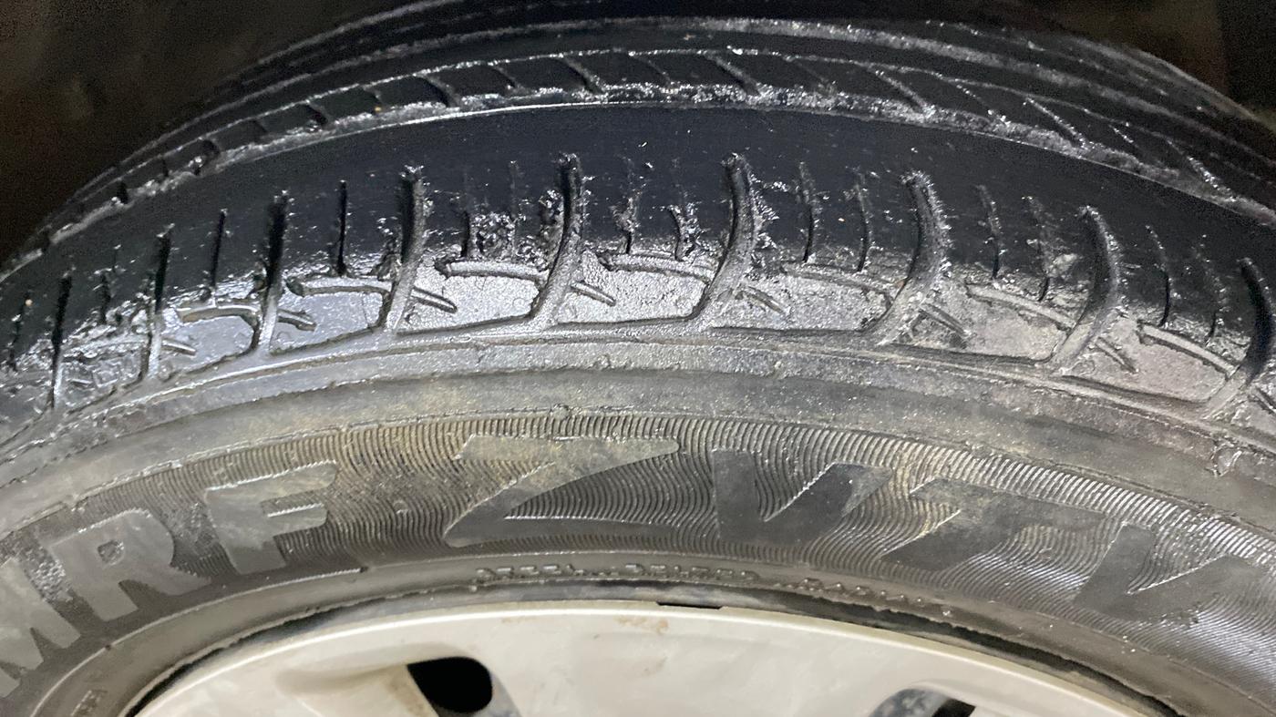 2016 Maruti Ertiga VXI, Petrol, Manual, 47,413 km, Right Front Tyre Tread