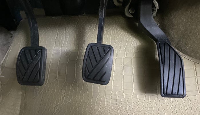 2016 Maruti Ertiga VXI, Petrol, Manual, 47,413 km, Pedals