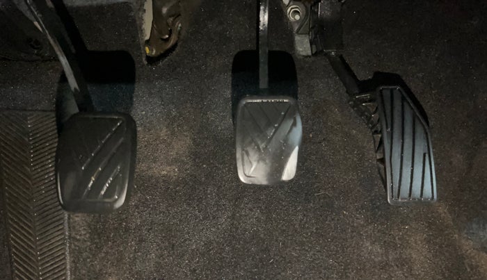 2016 Maruti Baleno DELTA PETROL 1.2, Petrol, Manual, 58,270 km, Pedals