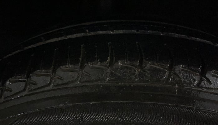 2016 Maruti Baleno DELTA PETROL 1.2, Petrol, Manual, 58,270 km, Right Rear Tyre Tread