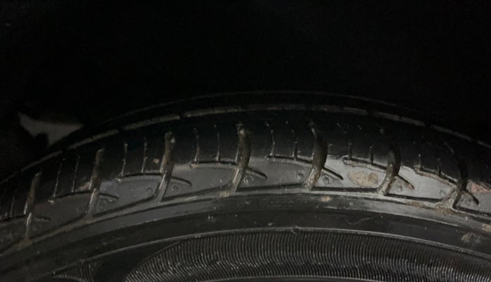 2016 Maruti Baleno DELTA PETROL 1.2, Petrol, Manual, 58,270 km, Left Rear Tyre Tread