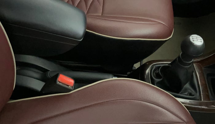2017 Maruti Ertiga VXI, Petrol, Manual, 37,906 km, Gear Lever