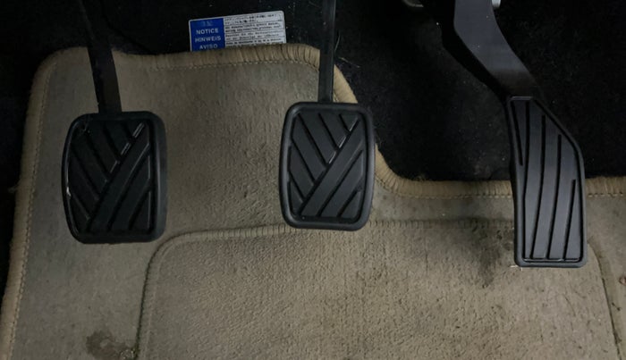 2017 Maruti Ertiga VXI, Petrol, Manual, 37,906 km, Pedals