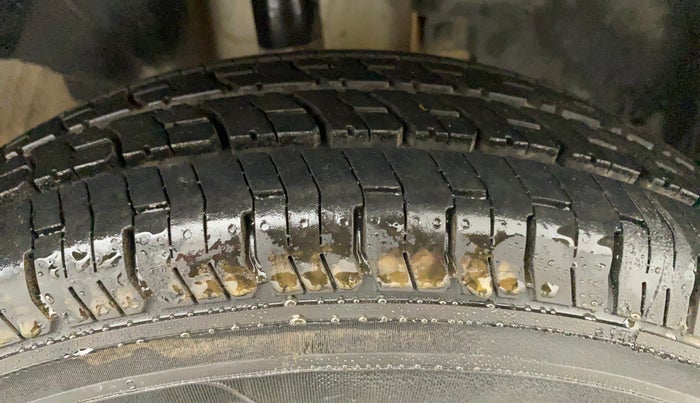 2018 Renault Kwid RXT 0.8 (O), Petrol, Manual, 64,492 km, Right Front Tyre Tread