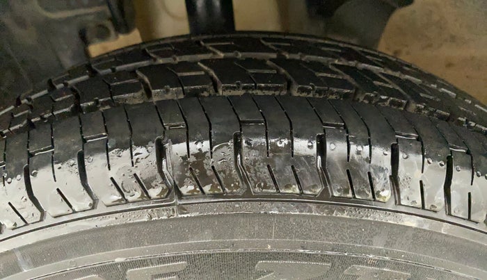 2018 Renault Kwid RXT 0.8 (O), Petrol, Manual, 64,492 km, Left Front Tyre Tread