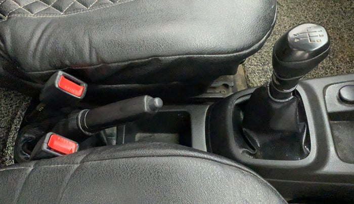 2018 Renault Kwid RXT 0.8 (O), Petrol, Manual, 64,492 km, Gear Lever