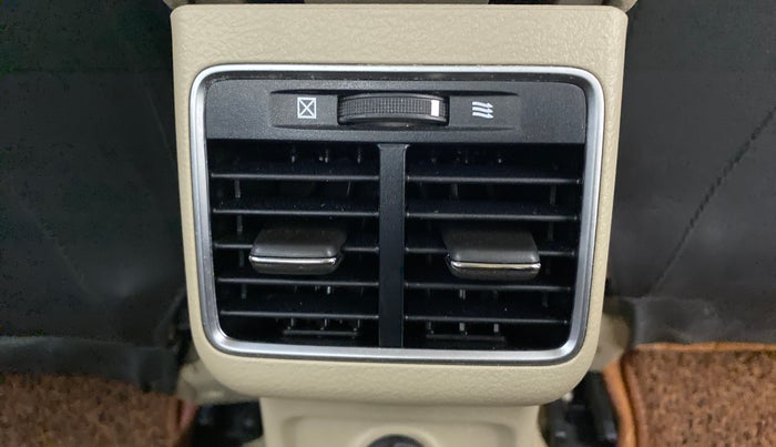 2016 Maruti Ciaz ZDI+ SHVS, Diesel, Manual, 99,178 km, Rear AC Vents
