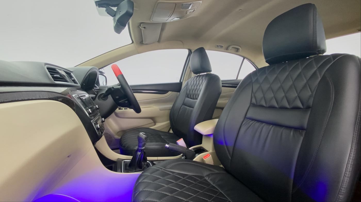 2016 Maruti Ciaz ZDI+ SHVS, Diesel, Manual, 99,178 km, Right Side Front Door Cabin