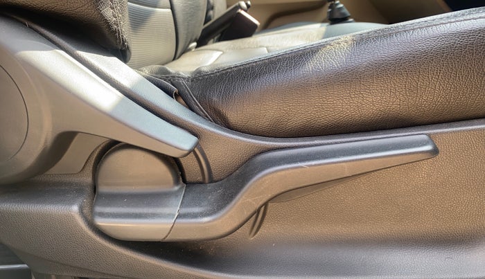 2019 Honda Amaze 1.2L I-VTEC VX, Petrol, Manual, 54,093 km, Driver Side Adjustment Panel