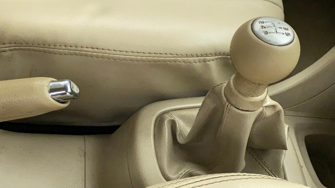2012 Maruti Swift Dzire VDI, Diesel, Manual, 97,434 km, Gear Lever