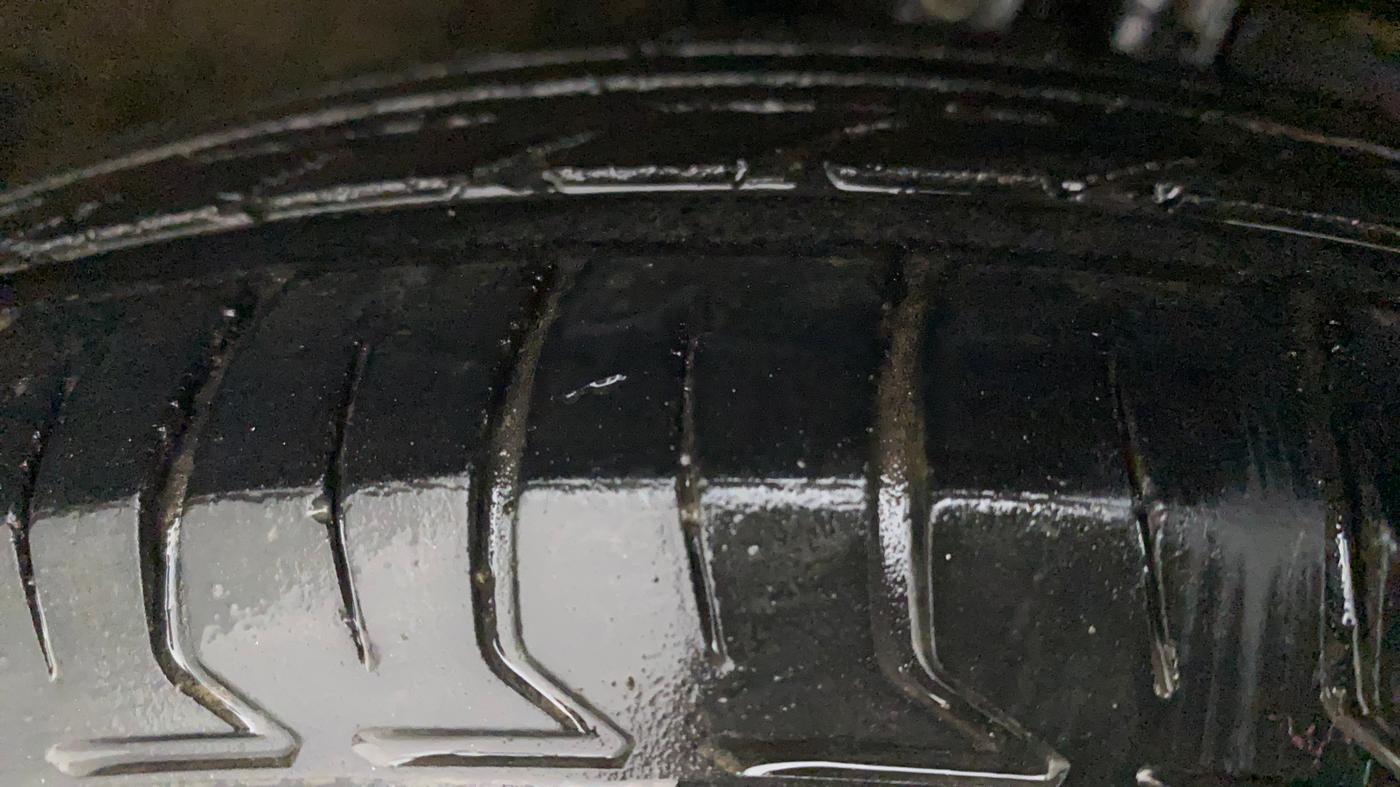 2012 Maruti Swift Dzire VDI, Diesel, Manual, 97,434 km, Right Front Tyre Tread