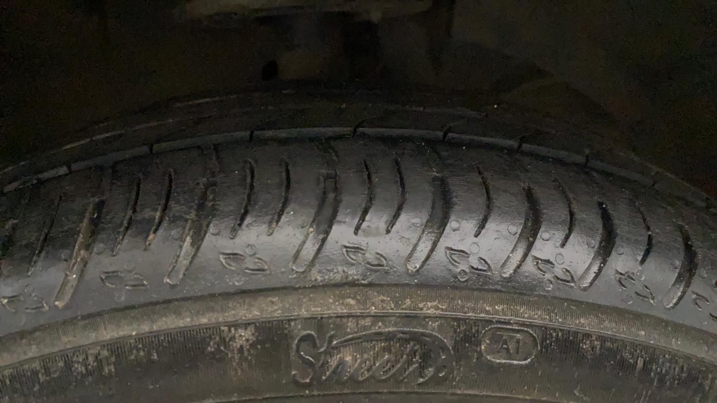 2024 Maruti XL6 ALPHA PLUS MT, Petrol, Manual, 35,269 km, Right Front Tyre Tread