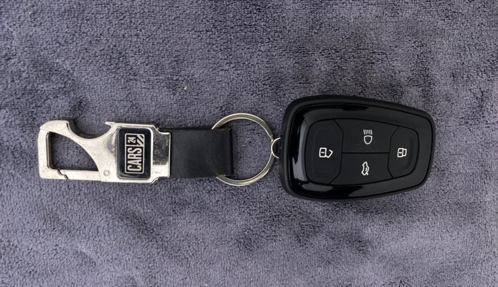2022 Tata PUNCH ACCOMPLISHED MT, Petrol, Manual, 7,237 km, Key Close Up