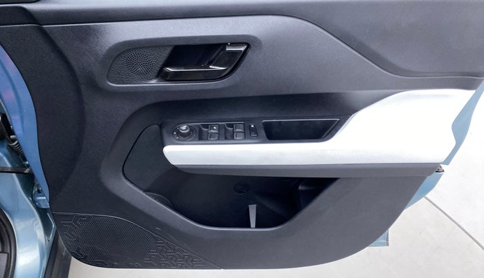 2022 Tata PUNCH ACCOMPLISHED MT, Petrol, Manual, 7,237 km, Driver Side Door Panels Control