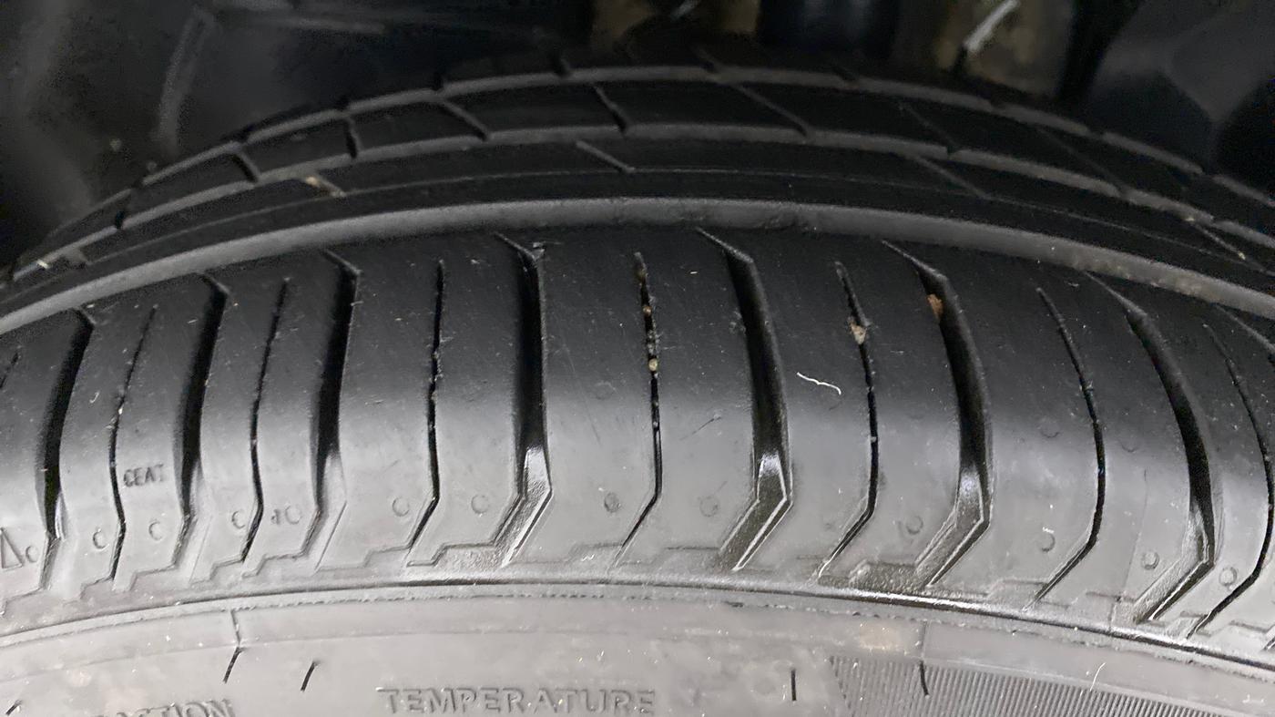 2022 Tata PUNCH ACCOMPLISHED MT, Petrol, Manual, 7,237 km, Left Front Tyre Tread