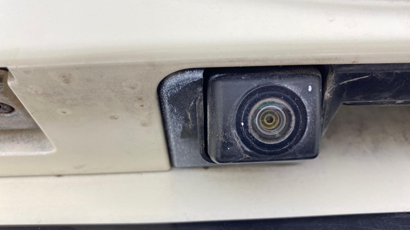 2019 Mahindra XUV300 W8 (O) 1.5 DIESEL AMT, Diesel, Automatic, 1,40,621 km, Parking Camera